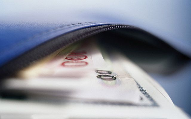 2024贵金属投资“冰火两重天”：黄金有望创新高，钯金或跌至冰点